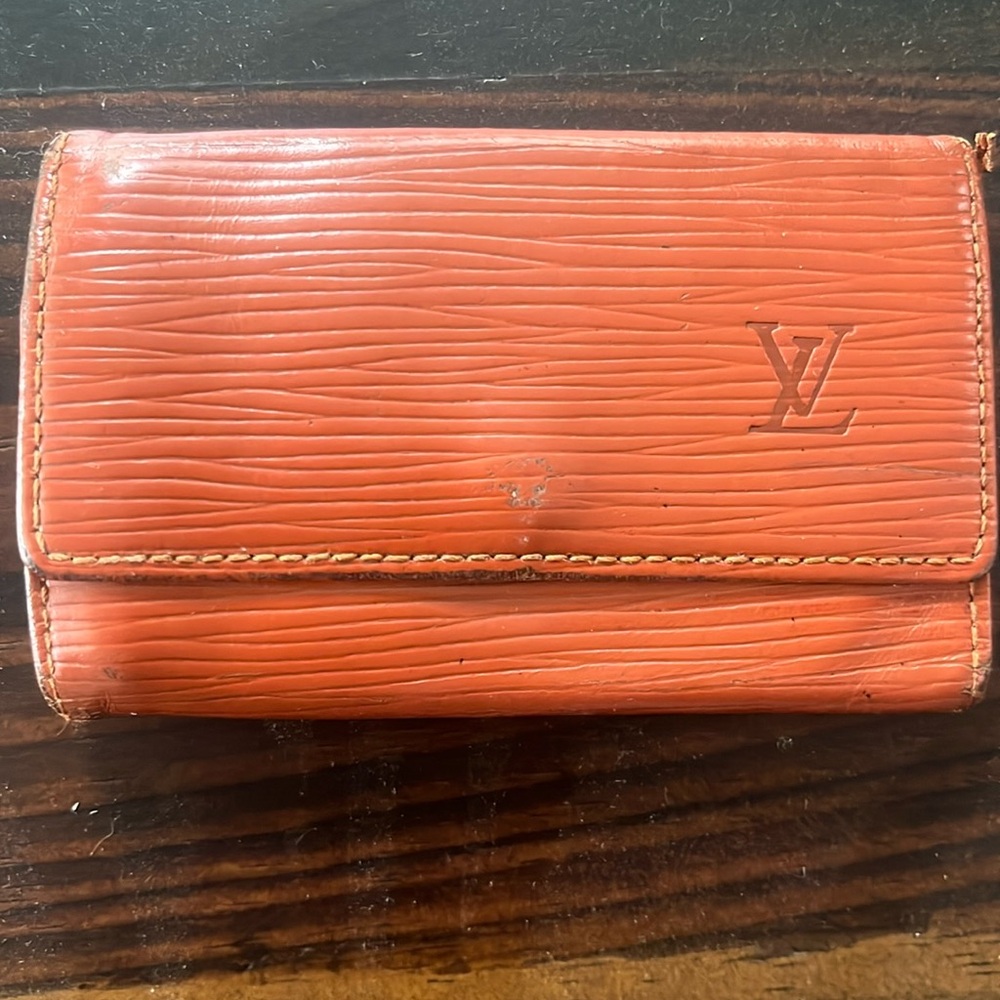 Louis Vuitton EPI key holder
